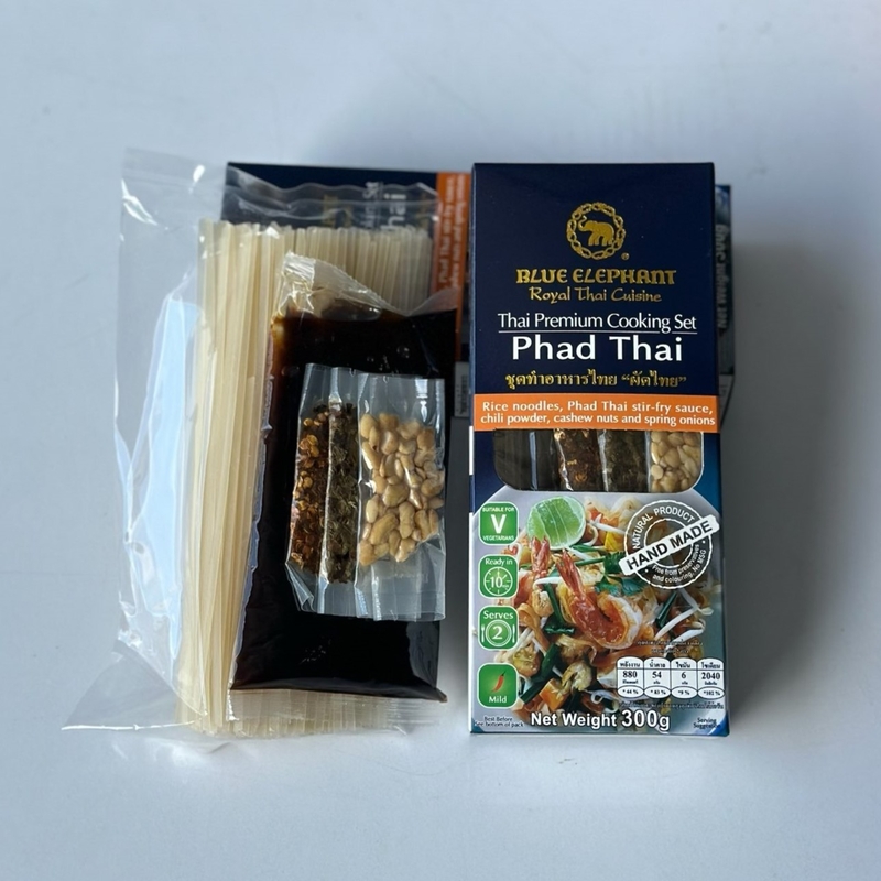 藍象 - 宮廷料理包 泰式炒河粉 300g (素食可食) Blue Elephant [優惠價] [泰國必買] 泰式調理包