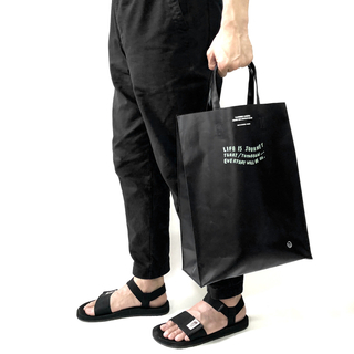 Playworks PVC 防水手提袋 - 生活就是旅行 - 字體排版 - 黑色 文創