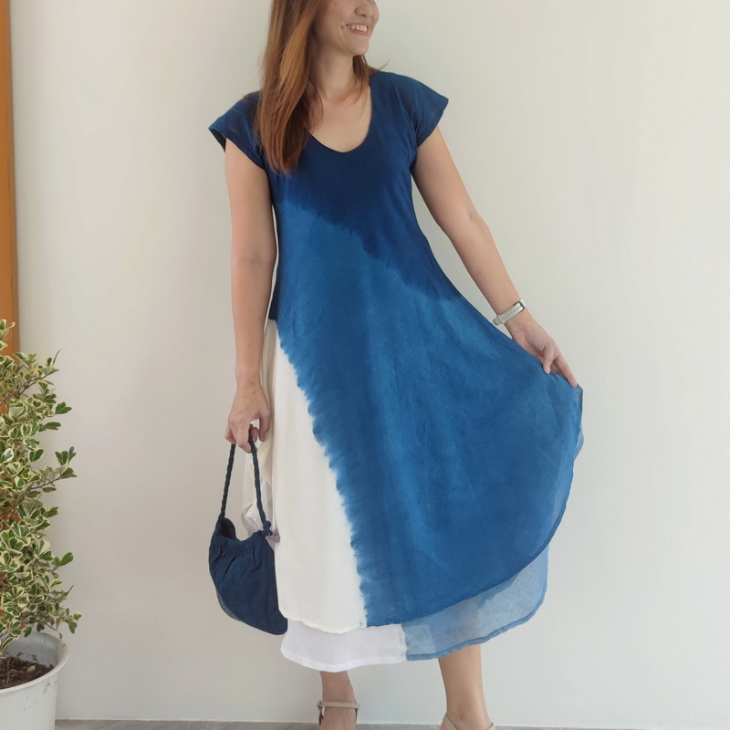 Hug Fai Hug D - 雙層三色階藍染連衣裙
